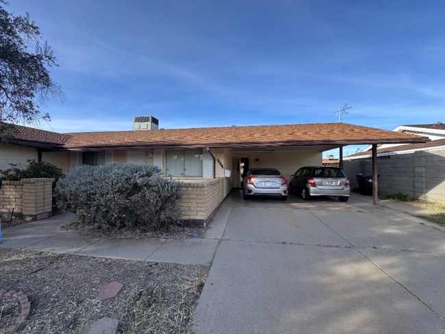 4214 W Frier Dr in Phoenix, AZ - Foto de edificio - Building Photo