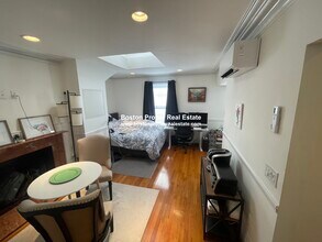 254 Newbury St, Unit 5 in Boston, MA - Building Photo - Building Photo