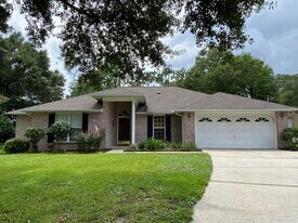 2800 Pinnacle Point Dr in Crestview, FL - Building Photo