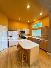 8833 NE 178th St in Bothell, WA - Building Photo - Building Photo
