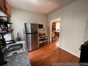 75 Putnam St in Boston, MA - Foto de edificio - Building Photo