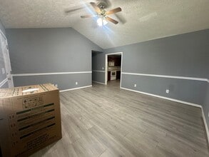 407 Southmoor Cir in Oxford, AL - Building Photo - Building Photo