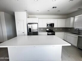 9957 W Mitchell Ave in Avondale, AZ - Building Photo