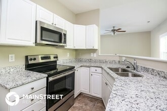 4505 Stephen Oaks Way in Greensboro, NC - Building Photo - Building Photo