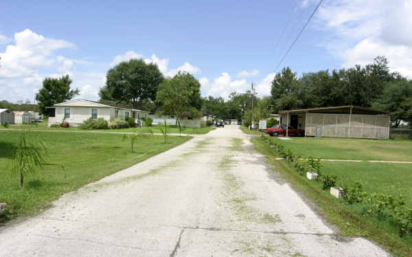 King's Mobile Home Park in Kissimmee, FL - Building Photo