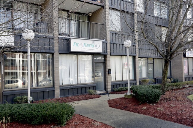 9060 Palisade Ave in North Bergen, NJ - Building Photo - Building Photo