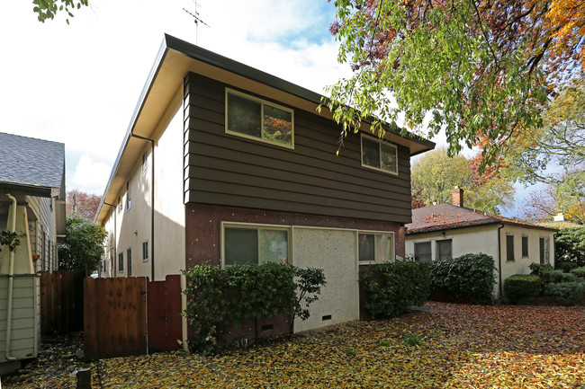 1214 U St in Sacramento, CA - Building Photo - Building Photo