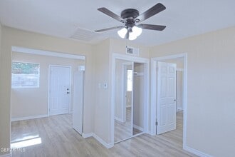 4433 Yandell Dr in El Paso, TX - Building Photo - Building Photo