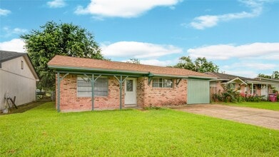811 W 7th St in Freeport, TX - Building Photo - Building Photo