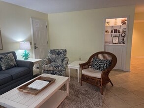 108 Lighthouse Rd in Hilton Head Island, SC - Building Photo - Building Photo