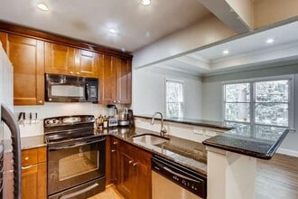 2915 N Fulton Dr NE in Atlanta, GA - Building Photo - Building Photo