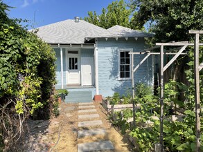 418 N Pine St in San Antonio, TX - Building Photo - Building Photo