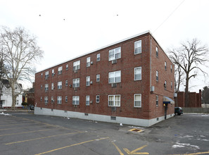 Gillett Apartments in Hartford, CT - Building Photo - Building Photo