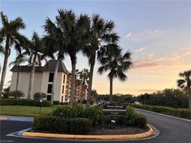 1000 Manatee Rd in Naples, FL - Building Photo