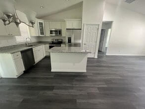 128 Sparrow Rd in Dunnellon, FL - Building Photo - Building Photo