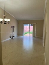 330 NW 114th Ave in Miami, FL - Building Photo - Building Photo