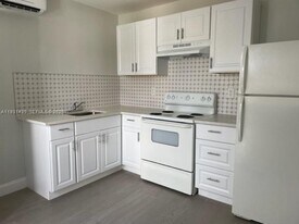 2300 NW 20th St in Fort Lauderdale, FL - Building Photo