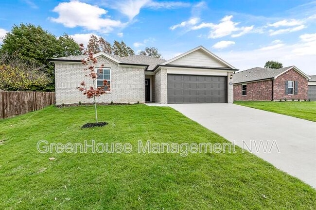 2401 N Heritage Ranch Dr in Siloam Springs, AR - Building Photo - Building Photo