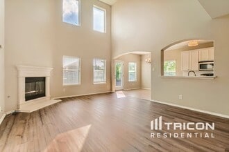 5824 Somerton Dr in Grand Prairie, TX - Foto de edificio - Building Photo