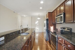 168 S Monterey St in Alhambra, CA - Building Photo