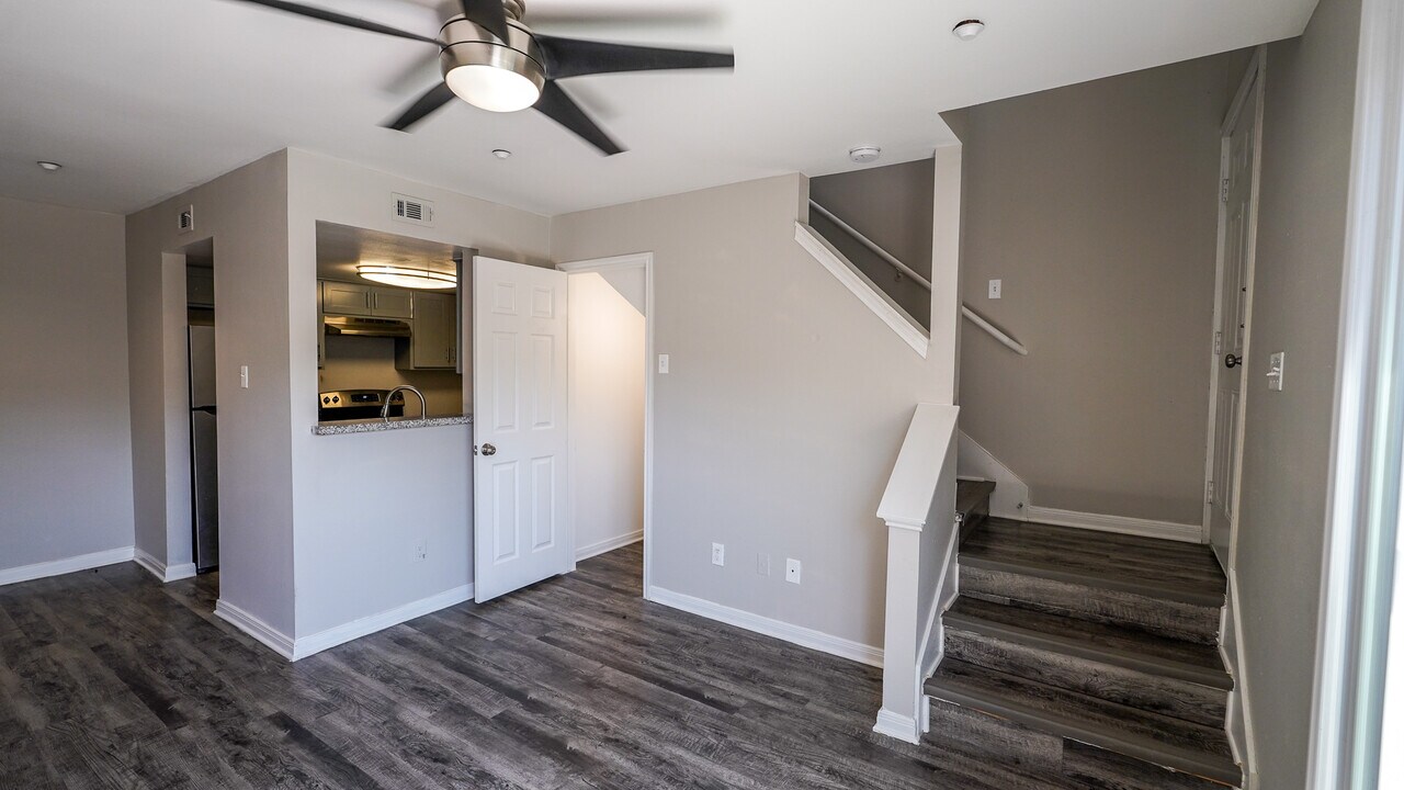 Huntington at Stonefield in Houston, TX - Building Photo