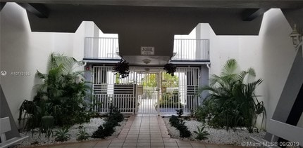 1080 94th St-Unit -106 in Bay Harbor Islands, FL - Building Photo - Building Photo