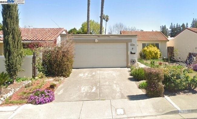 property at 2155 Goldcrest Cir
