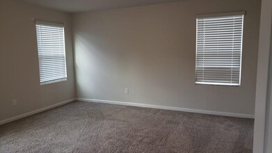 2944 Lake Barkley Way in Fuquay Varina, NC - Building Photo - Building Photo