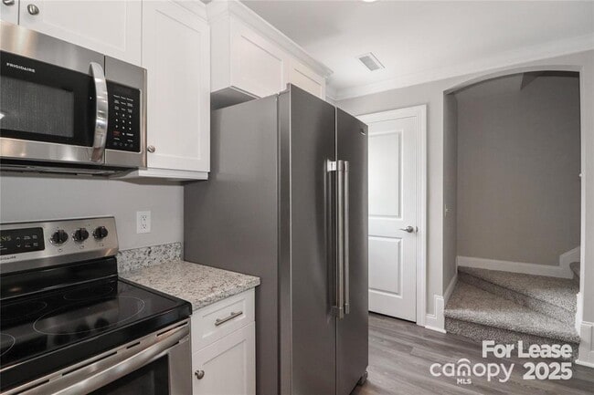 3967 Newhall Dr NW in Hickory, NC - Building Photo - Building Photo