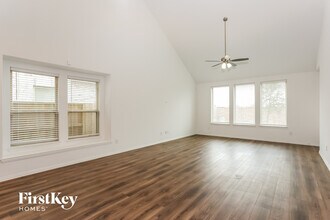 10539 Dolce Ln in Arcola, TX - Foto de edificio - Building Photo