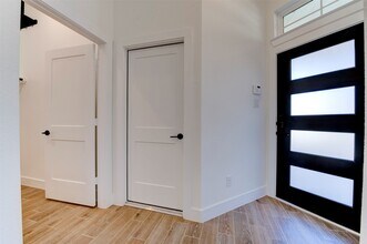 156 Sea Foam Ct in Willis, TX - Building Photo - Building Photo