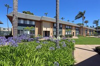 Building Photo - Pacific Breeze Apartamentos in San Diego, California
