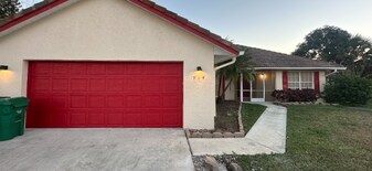 914 SW Cecil Ln in Port St. Lucie, FL - Building Photo