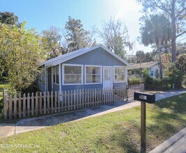 505 N 9th St in Palatka, FL - Foto de edificio - Building Photo