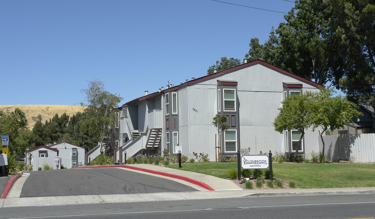 Glenbrook Apartments in Martinez, CA - Building Photo