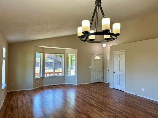 5207 Mac St SE in Salem, OR - Building Photo - Building Photo