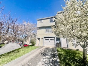 101 Stanley St in Morgantown, WV - Building Photo - Building Photo