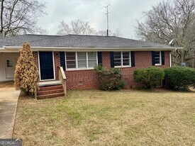 449 Shankle Rd in Commerce, GA - Building Photo
