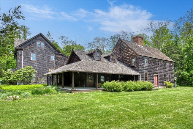 30675 Main Rd in Orient, NY - Building Photo - Building Photo