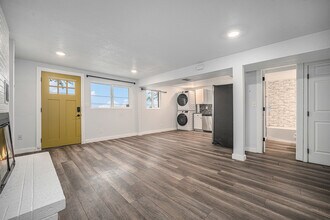 3380 S Canosa Ct in Sheridan, CO - Building Photo - Building Photo