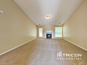 741 Shore Dr in Lithonia, GA - Building Photo - Building Photo