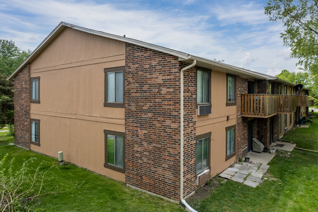 503-507 Dorchester Ct in Roselle, IL - Foto de edificio