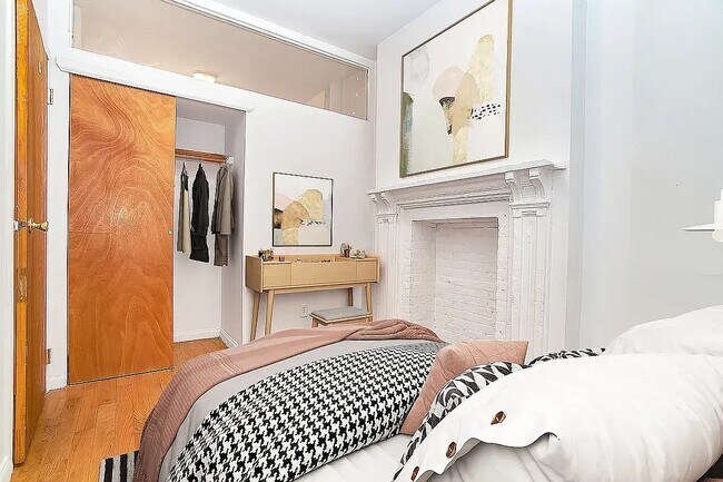 25 Thompson St in New York, NY - Building Photo - Building Photo