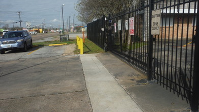 Palm Bluff Apartments in Pasadena, TX - Building Photo - Building Photo