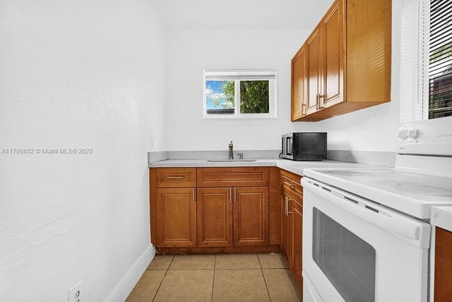 1960 SW 41st Ave in Fort Lauderdale, FL - Building Photo - Building Photo