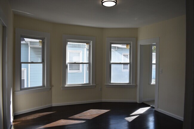 47 Gem Ave in Bridgeport, CT - Building Photo - Building Photo