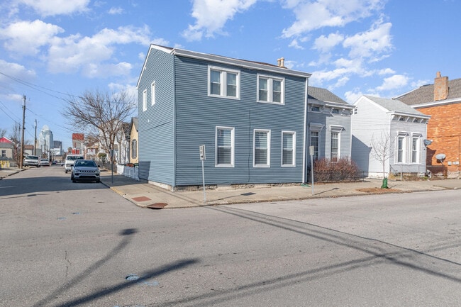 property at 117 W 10th St