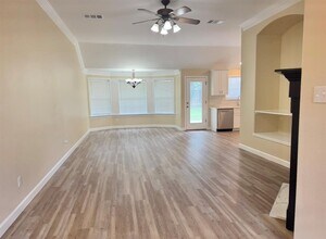 1306 Meadow Cove in Elgin, TX - Building Photo - Building Photo