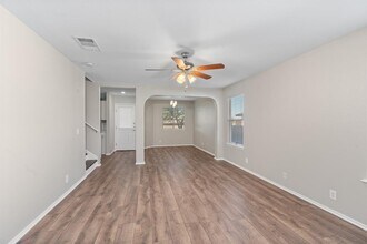 403 Lakemont Dr in Hutto, TX - Building Photo - Building Photo