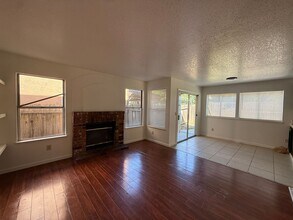 9 Raindrop Ct in Sacramento, CA - Building Photo - Building Photo